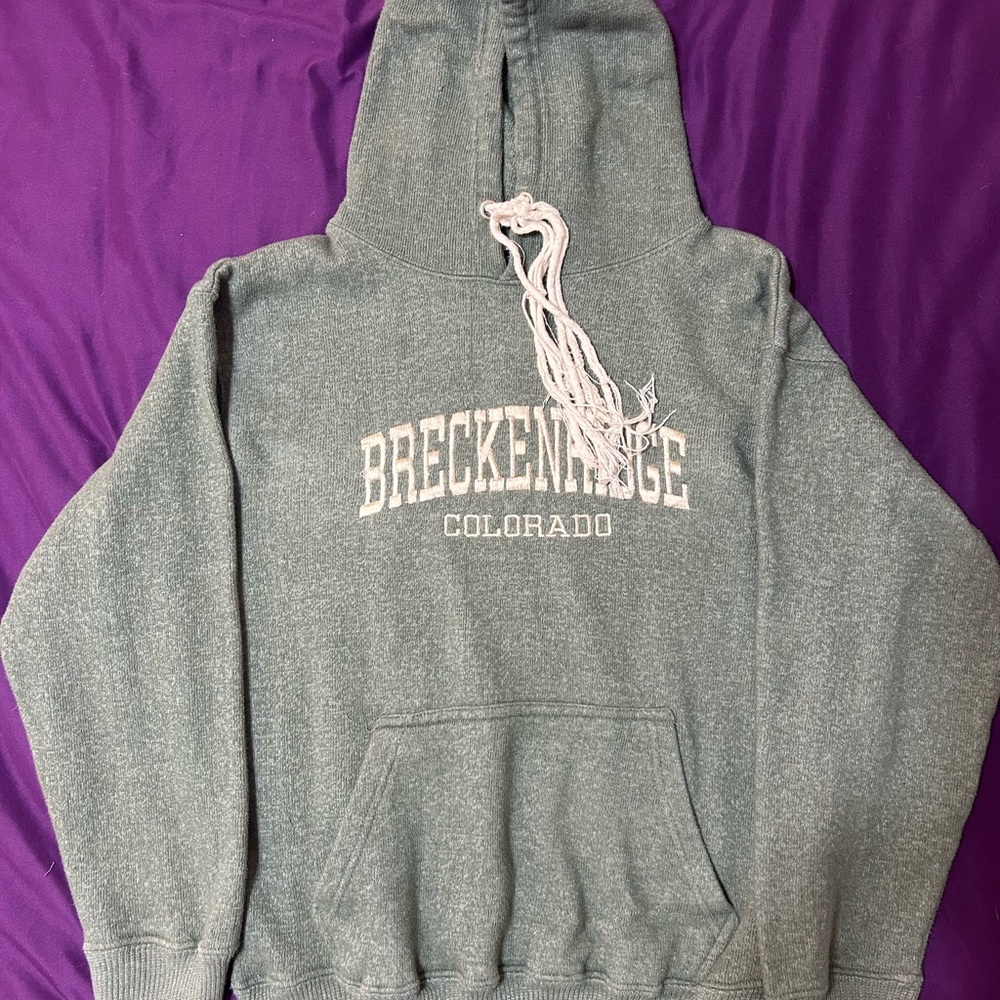 Breckenridge Green Sweater with Classic Comfort